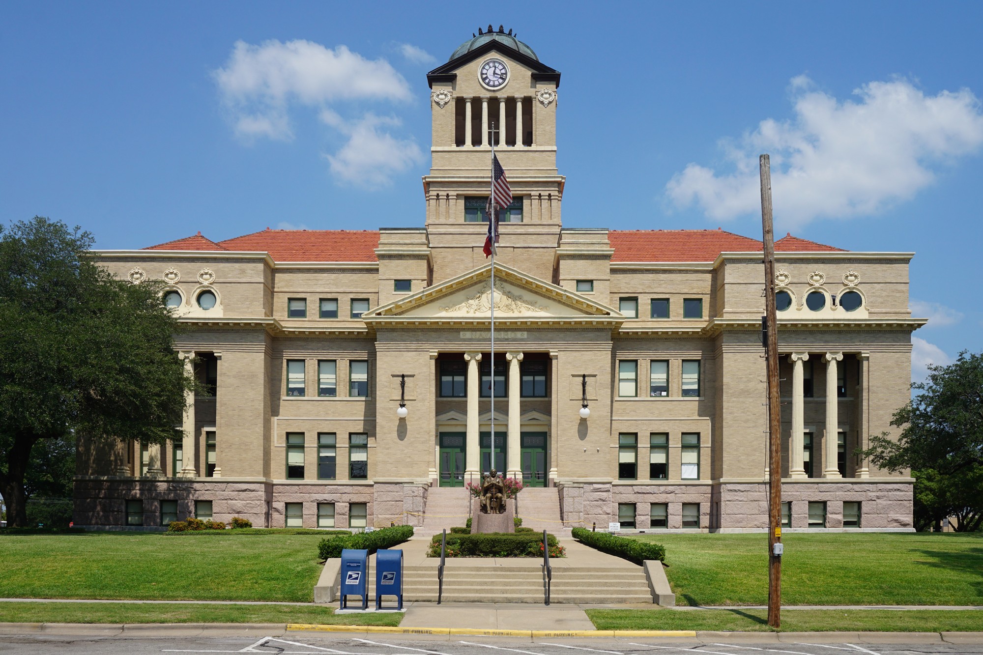 Navarro County courthouse building